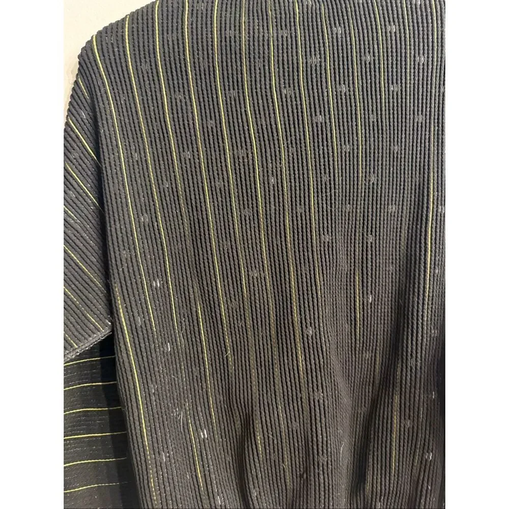 Nike Black Yellow Lenticular‎ Knit Sport Crew Neck Pullover Sweater Medium NWT